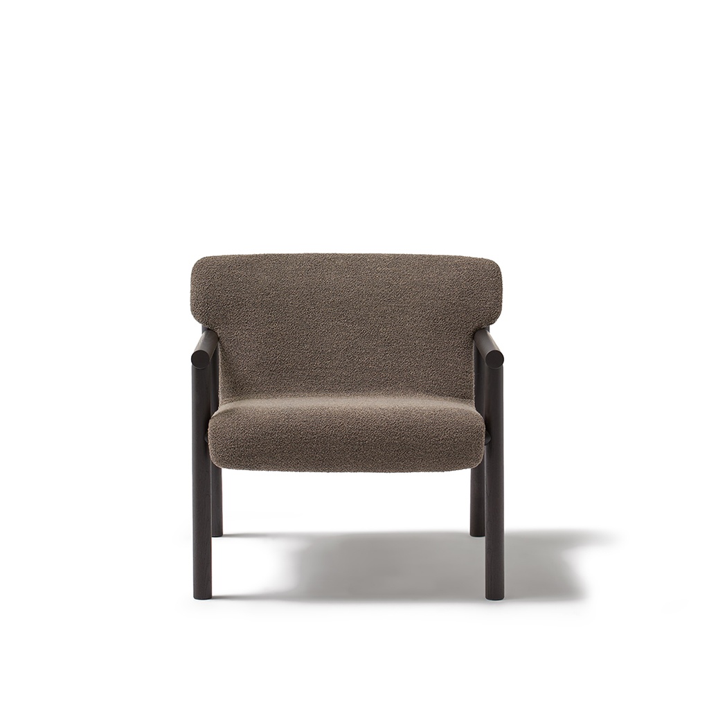 CODA Upholstered Armchair (BIO Brown, Madera Fresno Bosco Ash Wood)