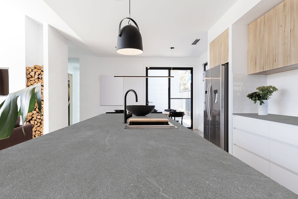[MAT-ARKLAM-MANHATTAN-GREY-SILK-1600-X-3200-12MM] Feinsteinzeug — Manhattan Grey Silk 1600 x 3200 - 12mm